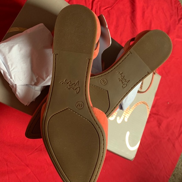 CROWN VINTAGE Coral Orange Suede Leather D’Orsay Ankle Strap Flat Sandals 6 NWB - Picture 4 of 4